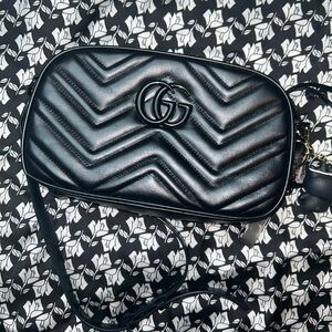 Gucci GG Marmont Small Shoulder Crossbody Bag Black Pre-Owned
